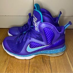 Nike Lebron 9 summit lake hornets size 7y/8.5 womens sneakers